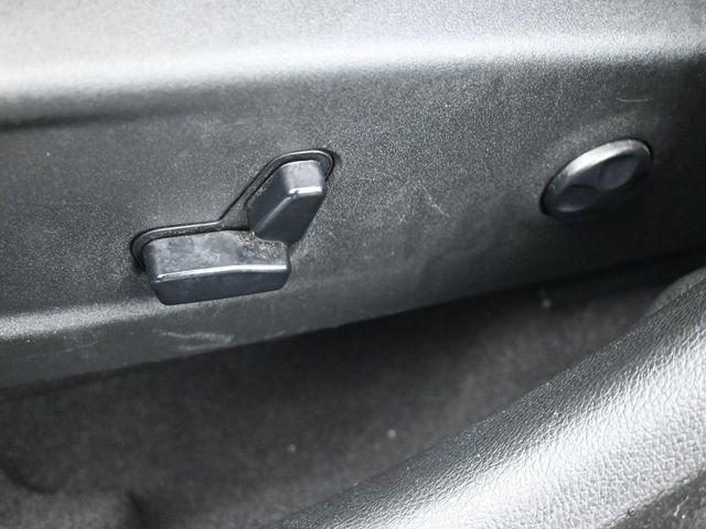 Used 2020 Chrysler 300 Limited image 11