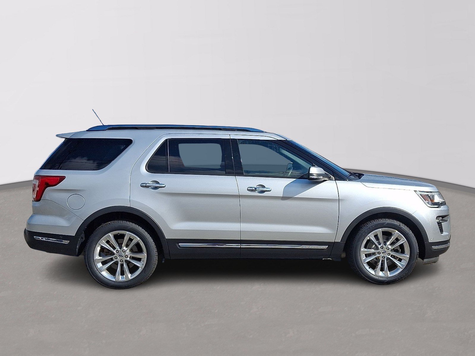 Certified 2019 Ford Explorer Limited w/ Ford Safe & Smart Package FWD image 7