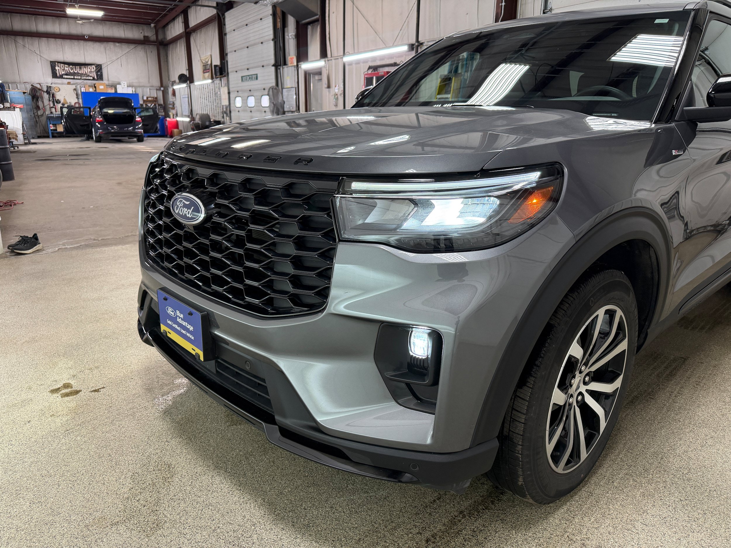 Certified 2025 Ford Explorer ST-Line AWD/4WD image 27