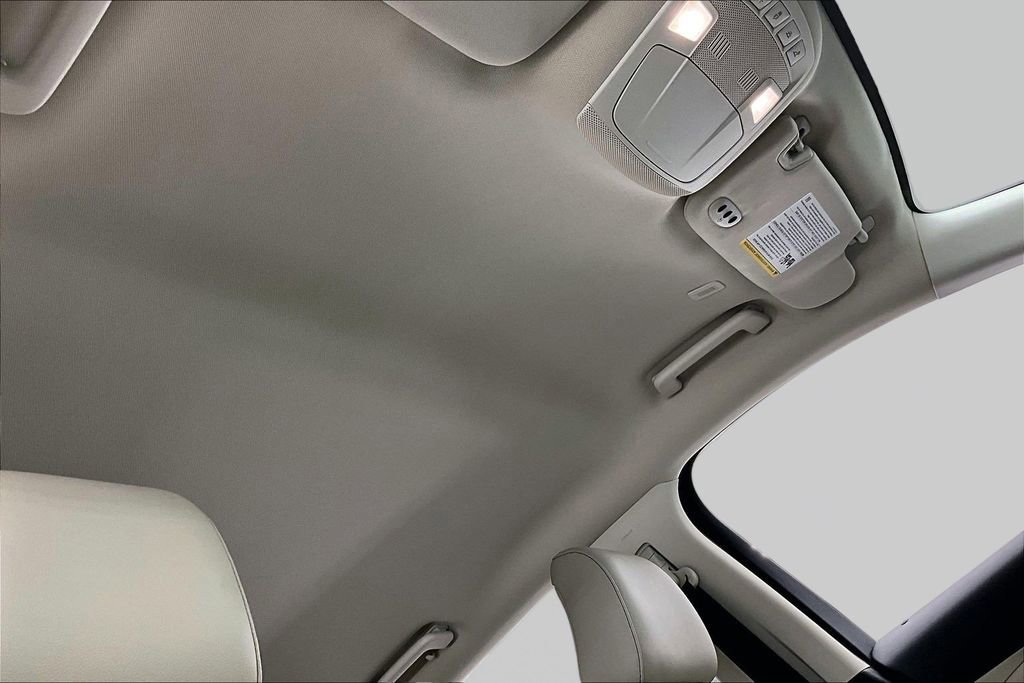 Certified 2024 Ford Edge Titanium w/ Equipment Group 301A image 22