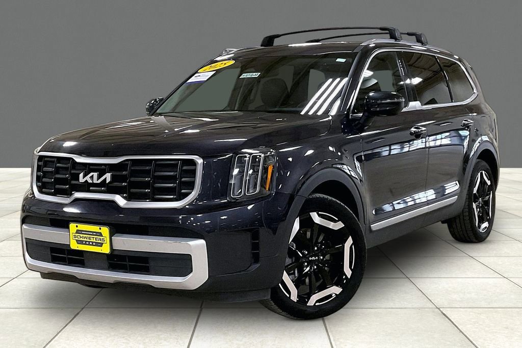 Used 2025 Kia Telluride S image 2