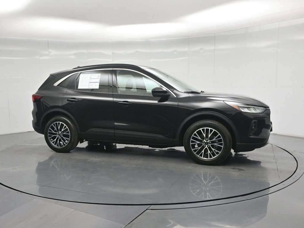 Certified 2023 Ford Escape SE FWD image 22