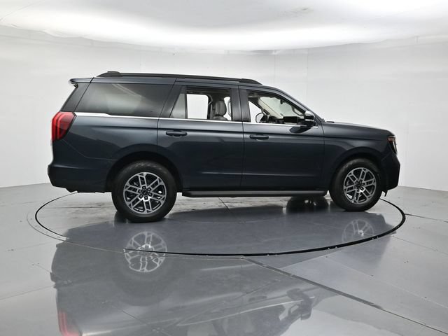 Certified 2025 Ford Expedition Active AWD/4WD image 2