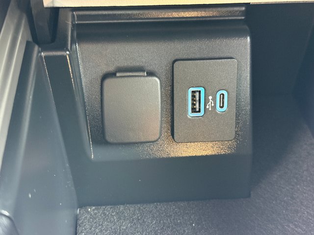 Certified 2022 Ford Explorer XLT w/ Equipment Group 202A AWD/4WD image 14