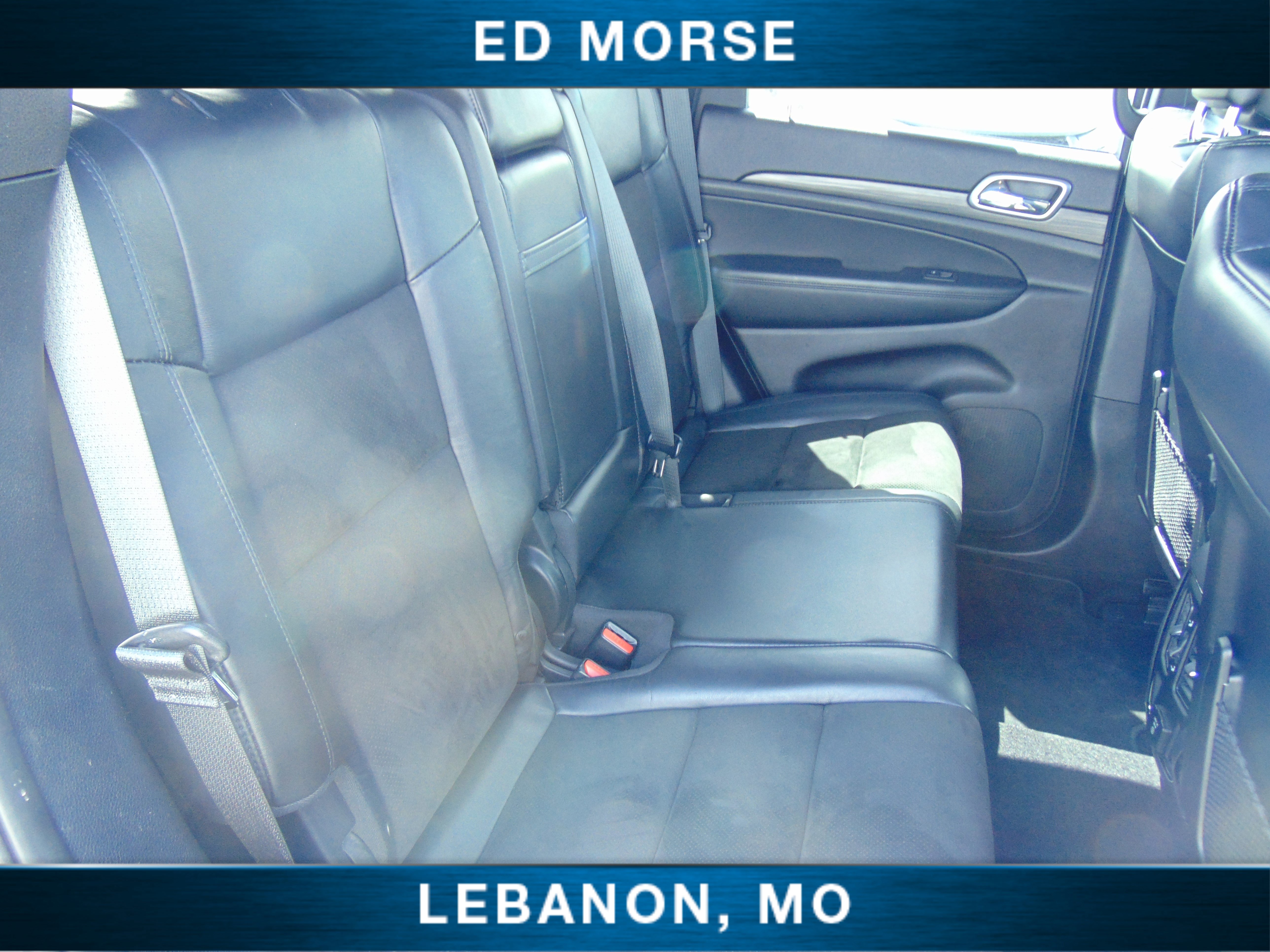 Used 2019 Jeep Grand Cherokee Altitude AWD/4WD image 13