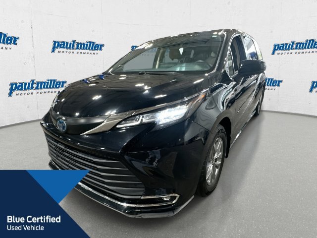 Used 2022 Toyota Sienna XLE FWD image 1