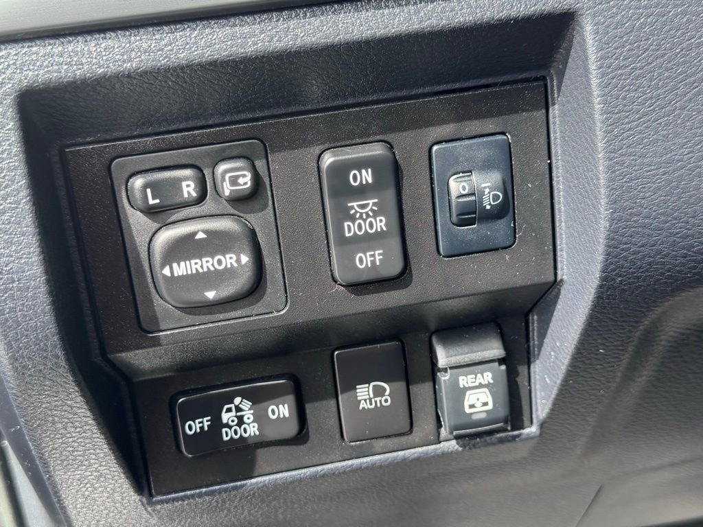 Used 2019 Toyota Tundra Platinum AWD/4WD image 42