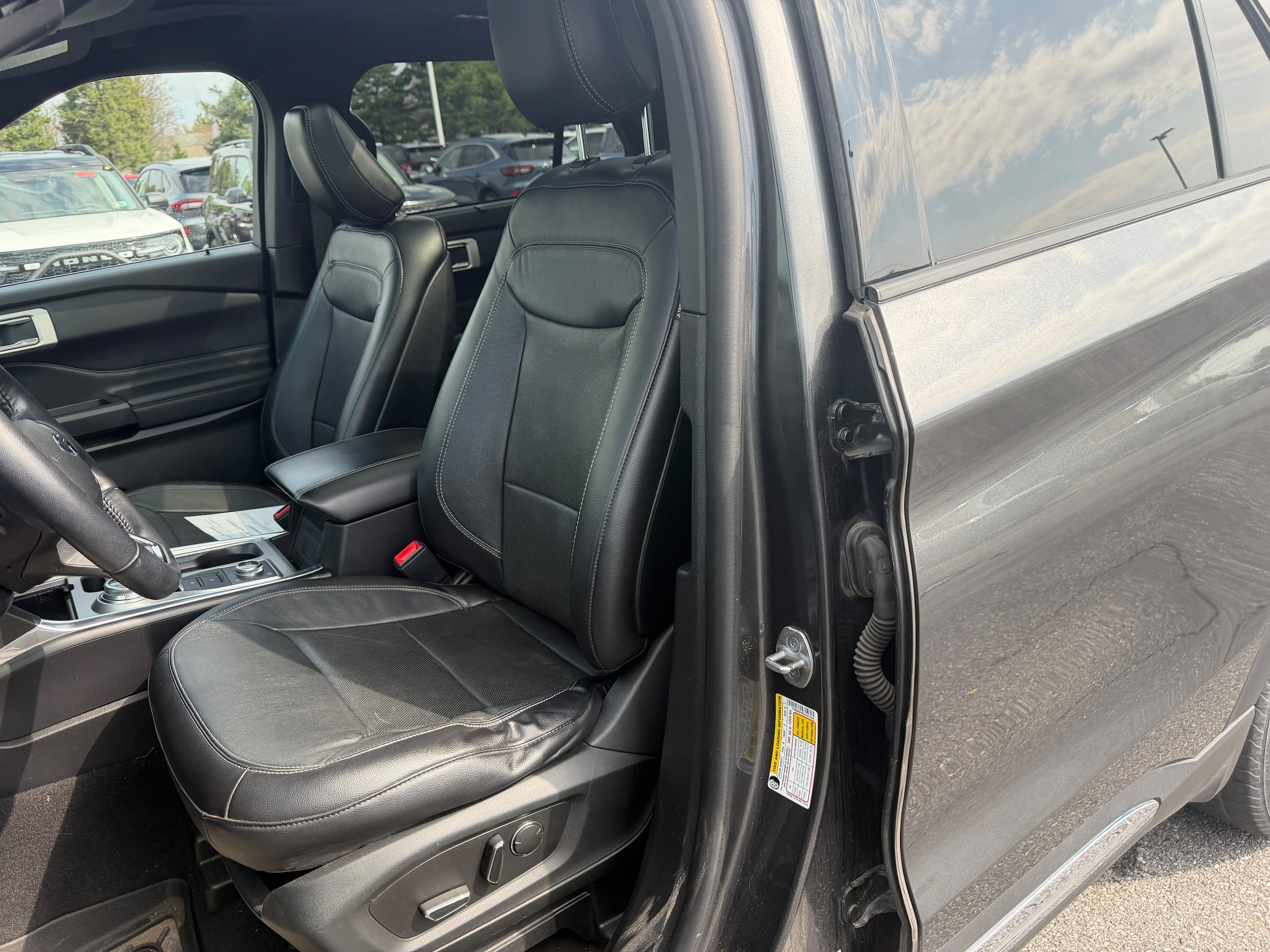 Certified 2020 Ford Explorer Limited w/ Class III Trailer Tow Package AWD/4WD image 21
