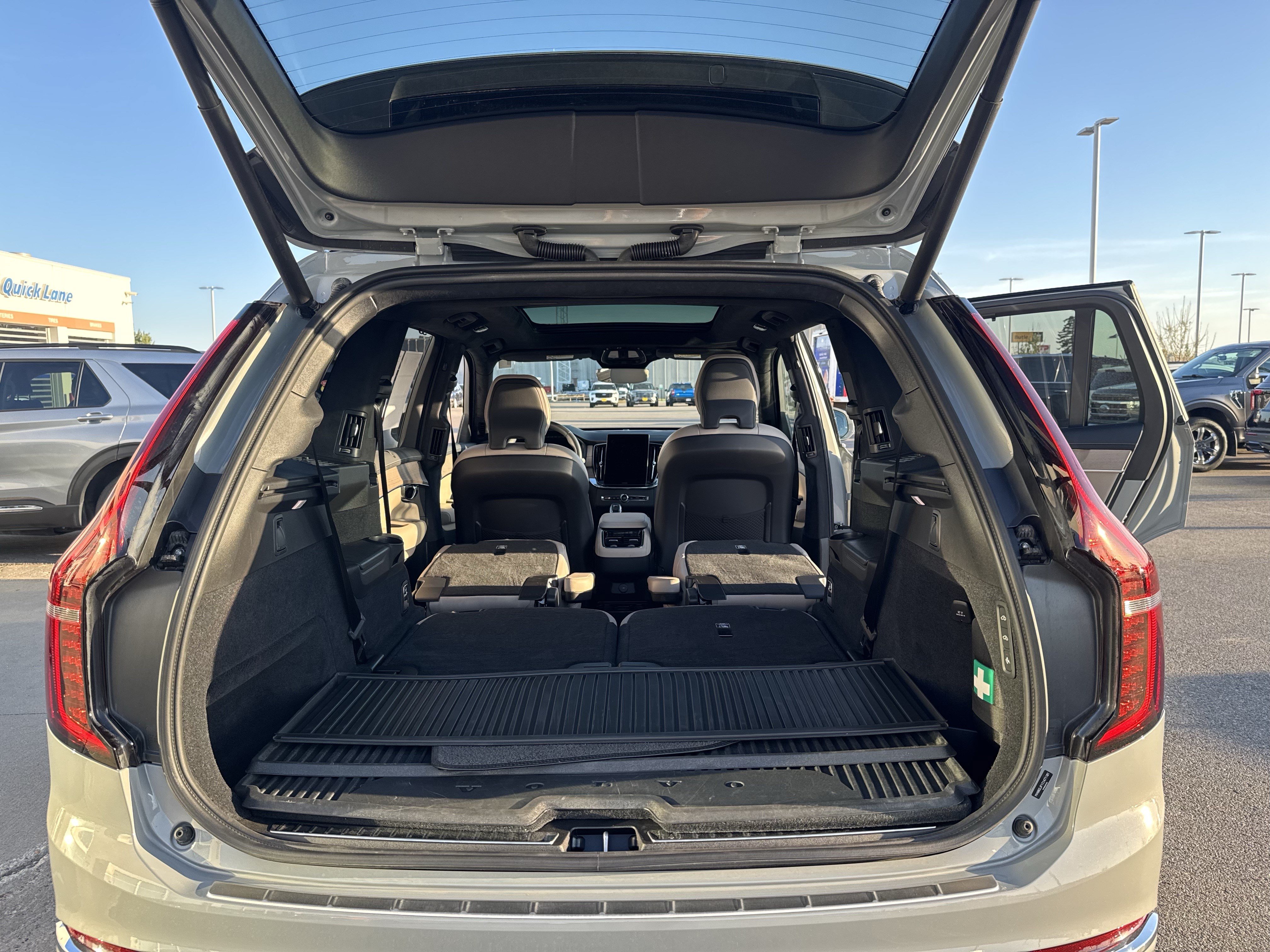 Used 2026 Volvo XC90 B6 Ultra AWD/4WD image 13