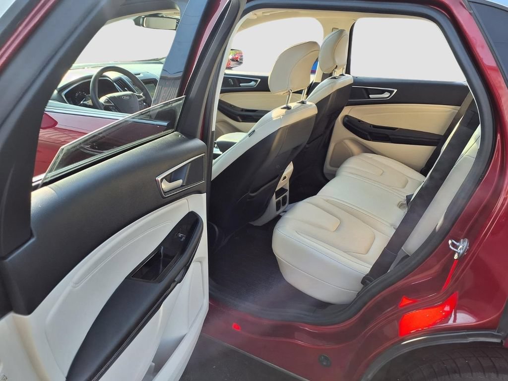 Certified 2018 Ford Edge Titanium w/ Equipment Group 302A AWD/4WD image 32
