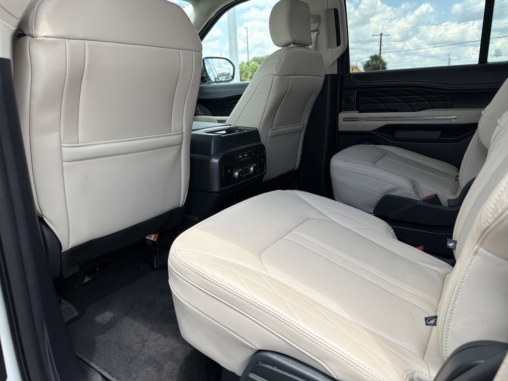 Certified 2024 Ford Expedition Platinum RWD image 17