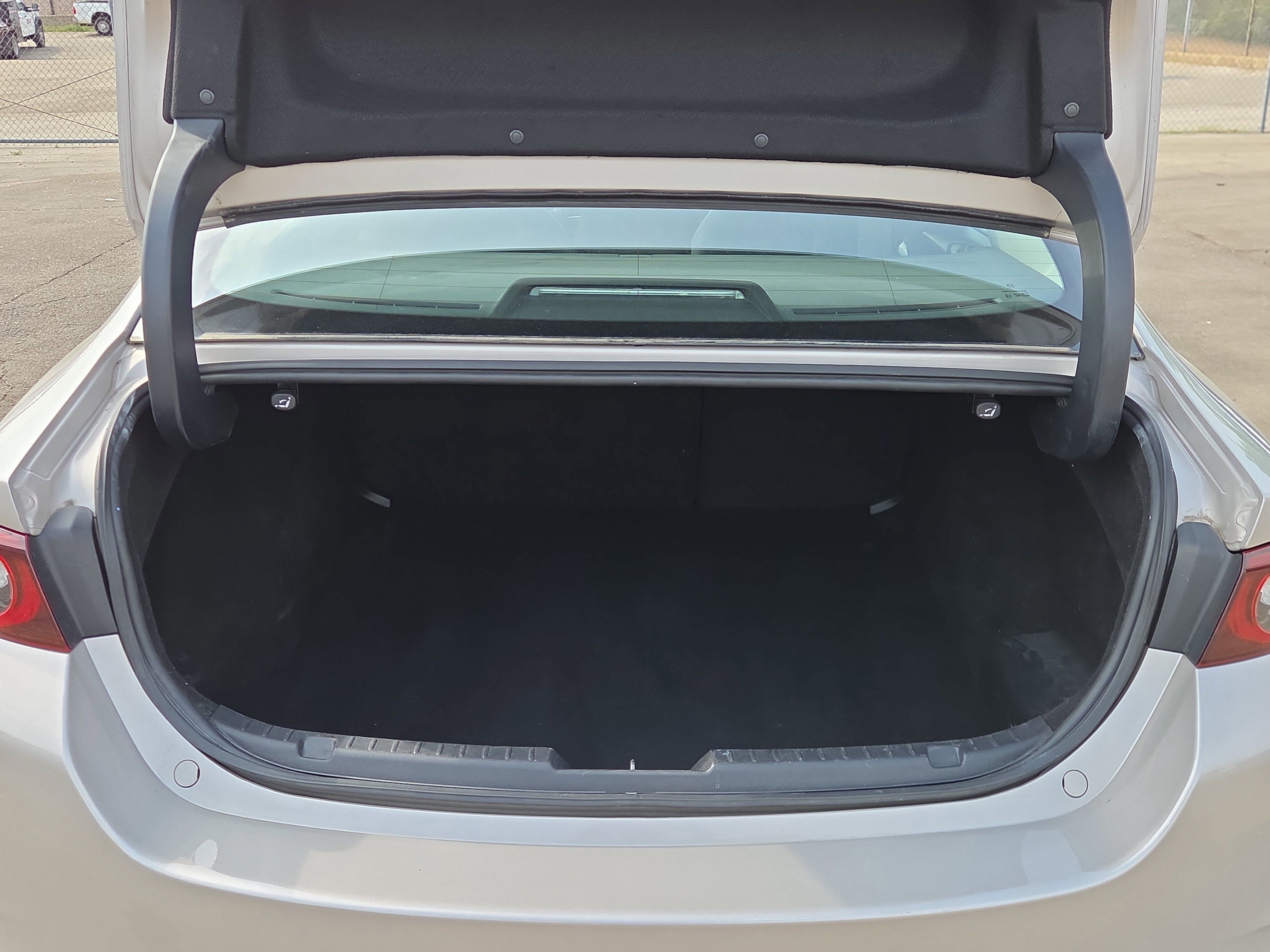 Used 2024 MAZDA MAZDA3 s image 13