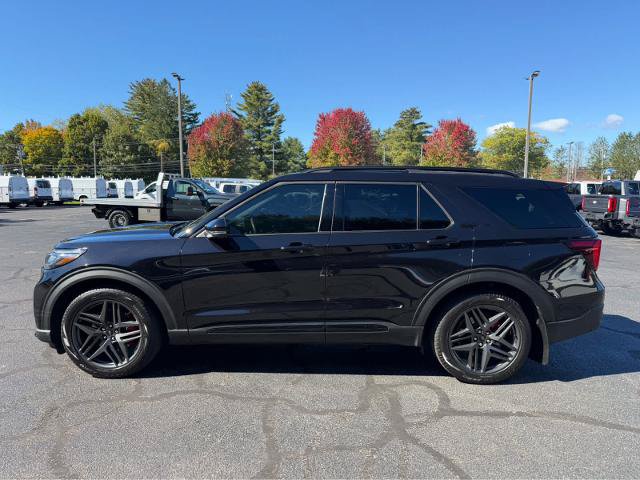Certified 2025 Ford Explorer ST AWD/4WD image 2