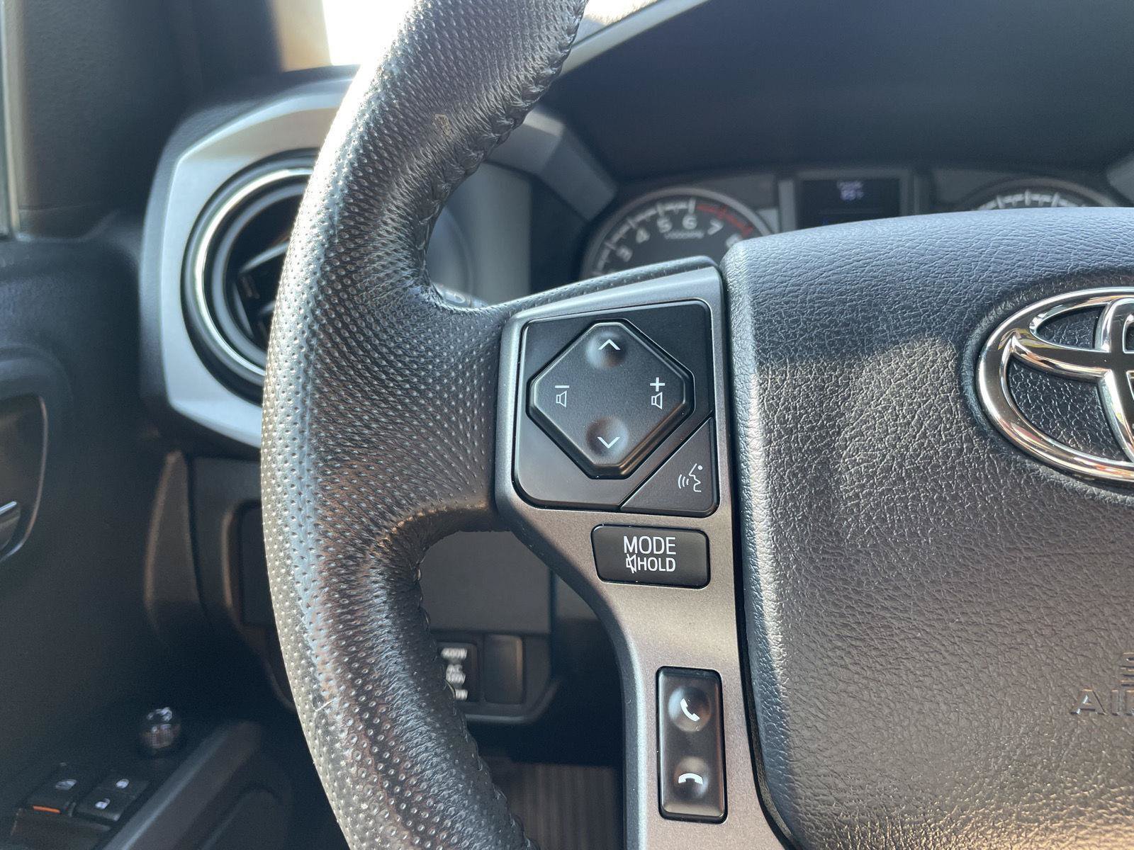Used 2023 Toyota Tacoma TRD Sport w/ Technology Package AWD/4WD image 12