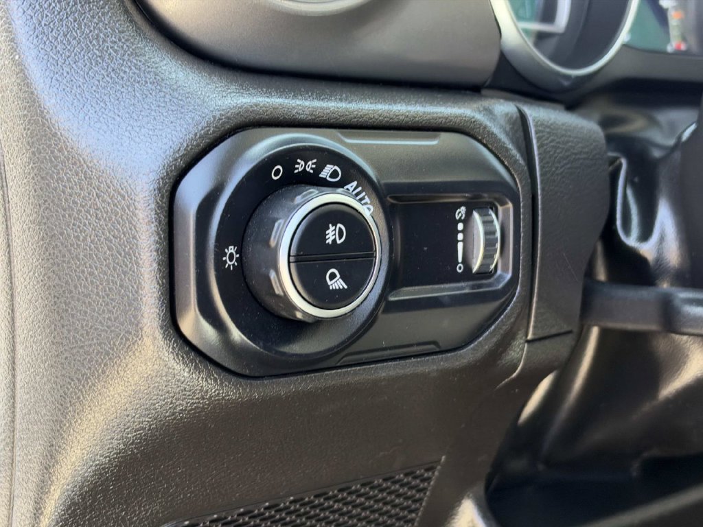 Used 2023 Jeep Gladiator Sport AWD/4WD image 25