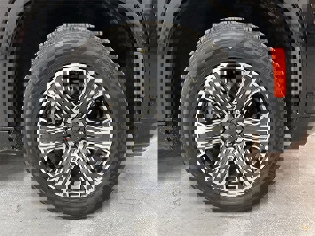 Used 2023 Jeep Wagoneer L Series II image 2