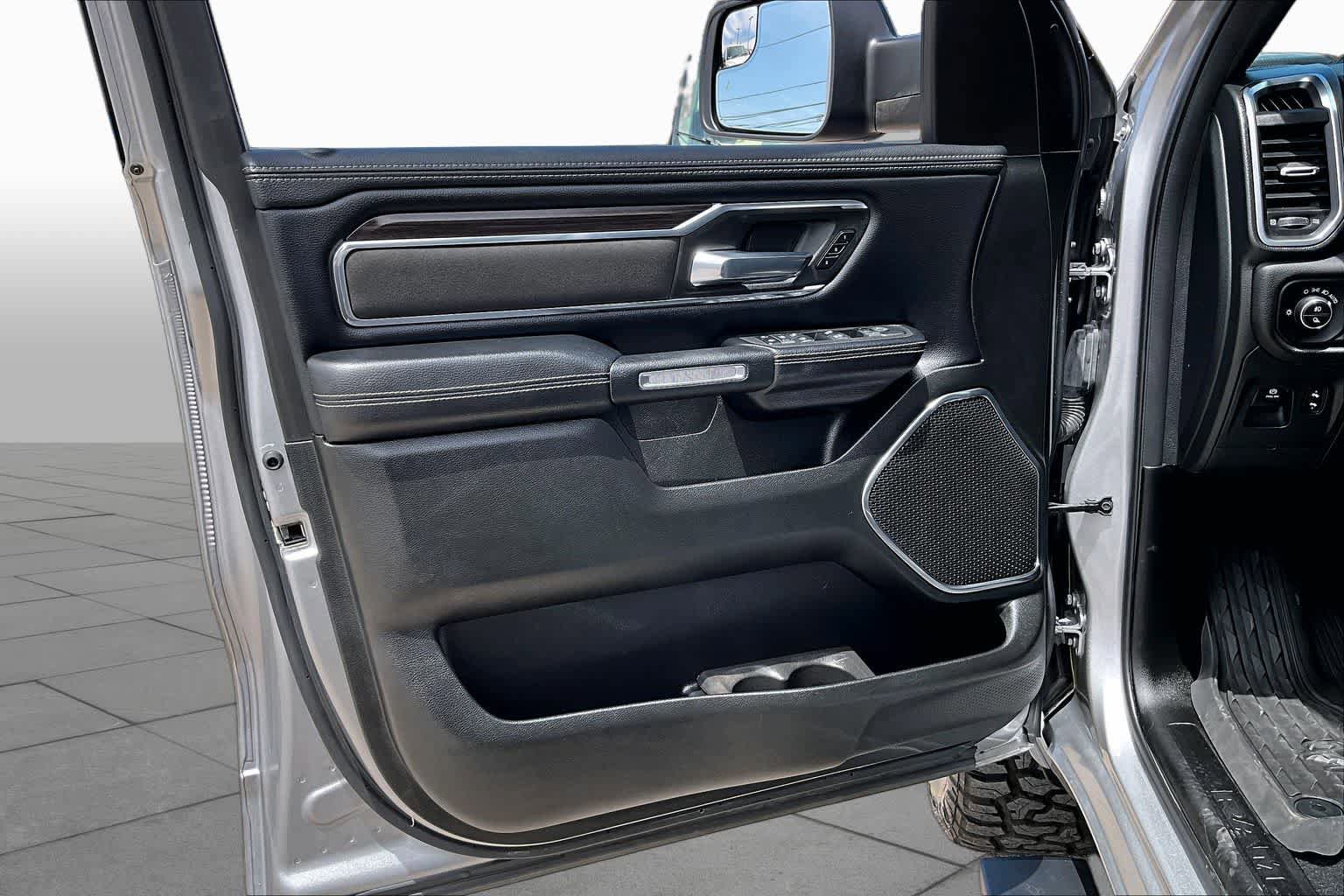Used 2025 RAM 1500 Laramie w/ Sport Appearance Package AWD/4WD image 21