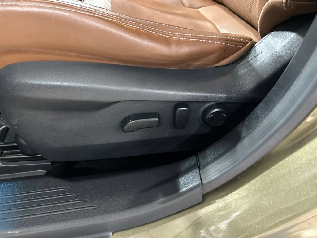 Used 2020 Subaru Outback Touring XT AWD/4WD image 12