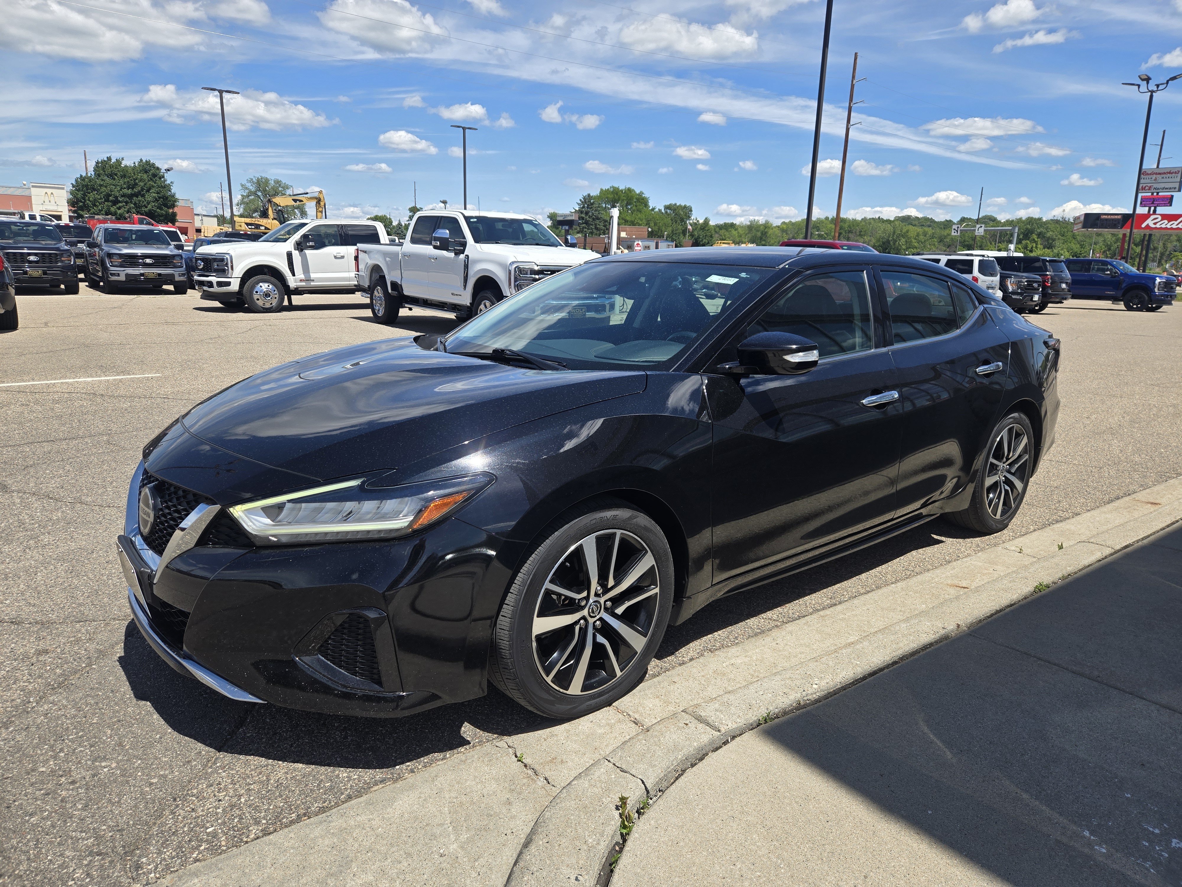 Used 2021 Nissan Maxima 3.5 SV w/ Floor Mat Group FWD image 3