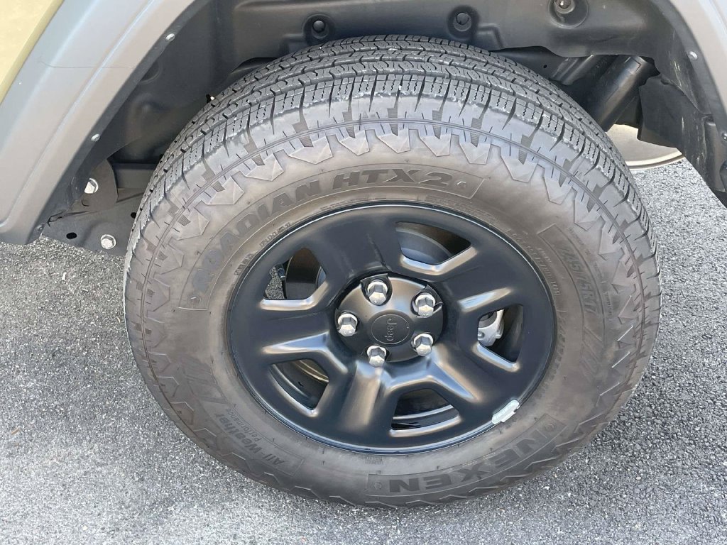 Used 2025 Jeep Wrangler Sport AWD/4WD image 9