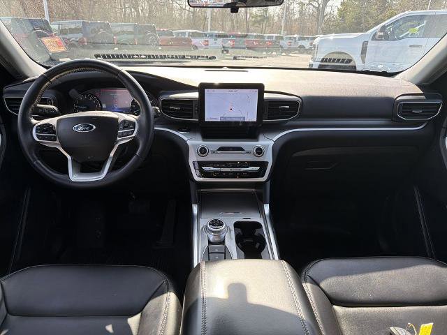 Certified 2022 Ford Explorer XLT w/ Equipment Group 202A image 7