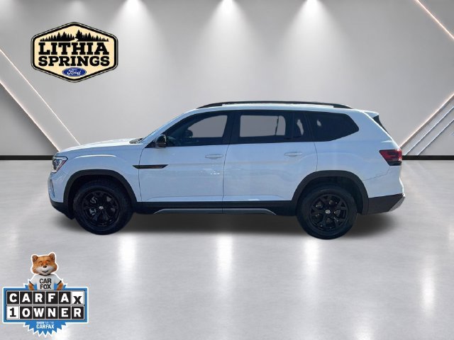 Used 2024 Volkswagen Atlas Peak Edition SE AWD/4WD image 7