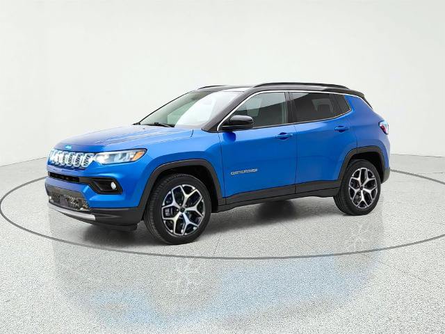 Used 2025 Jeep Compass Limited AWD/4WD image 4