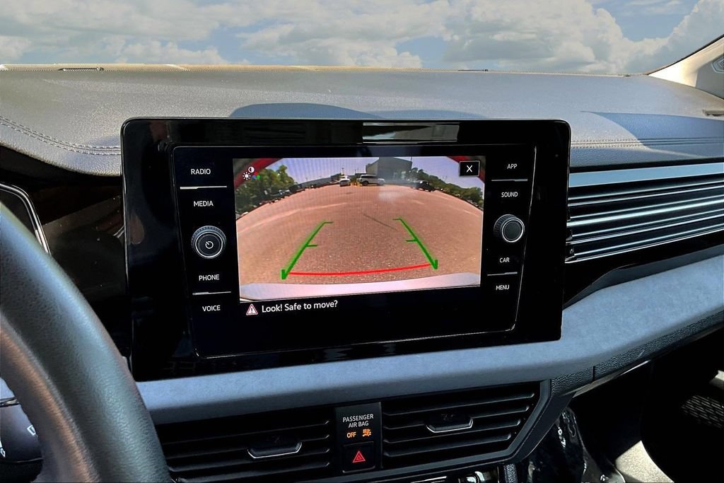 Used 2025 Volkswagen Jetta SE FWD image 15