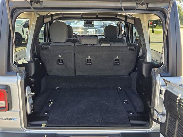 Used 2024 Jeep Wrangler Unlimited AWD/4WD image 11