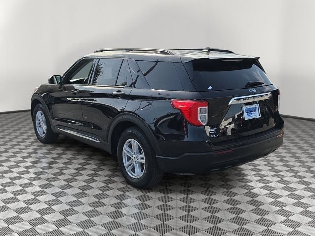 Certified 2023 Ford Explorer XLT RWD image 4
