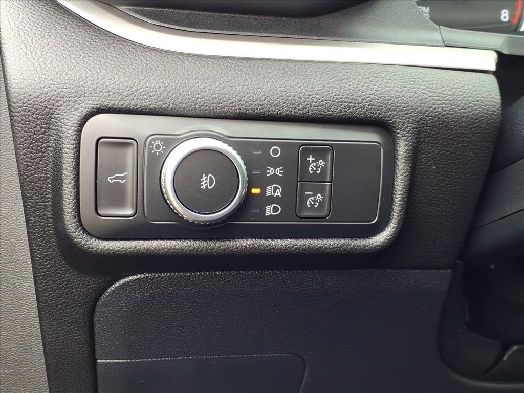 Certified 2022 Ford Explorer XLT w/ Equipment Group 202A image 19