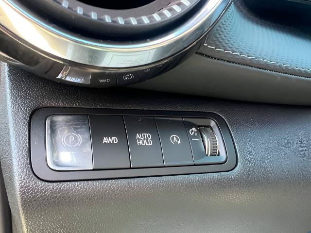 Used 2026 Chevrolet Equinox LT AWD/4WD image 21