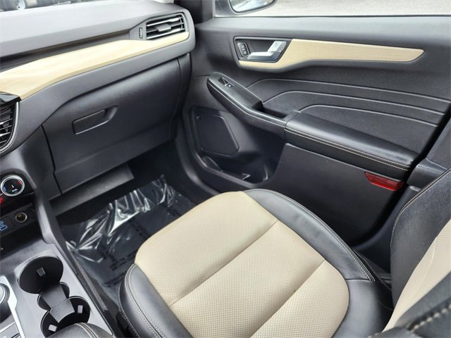 Certified 2022 Ford Escape Titanium w/ Titanium Elite Package image 15