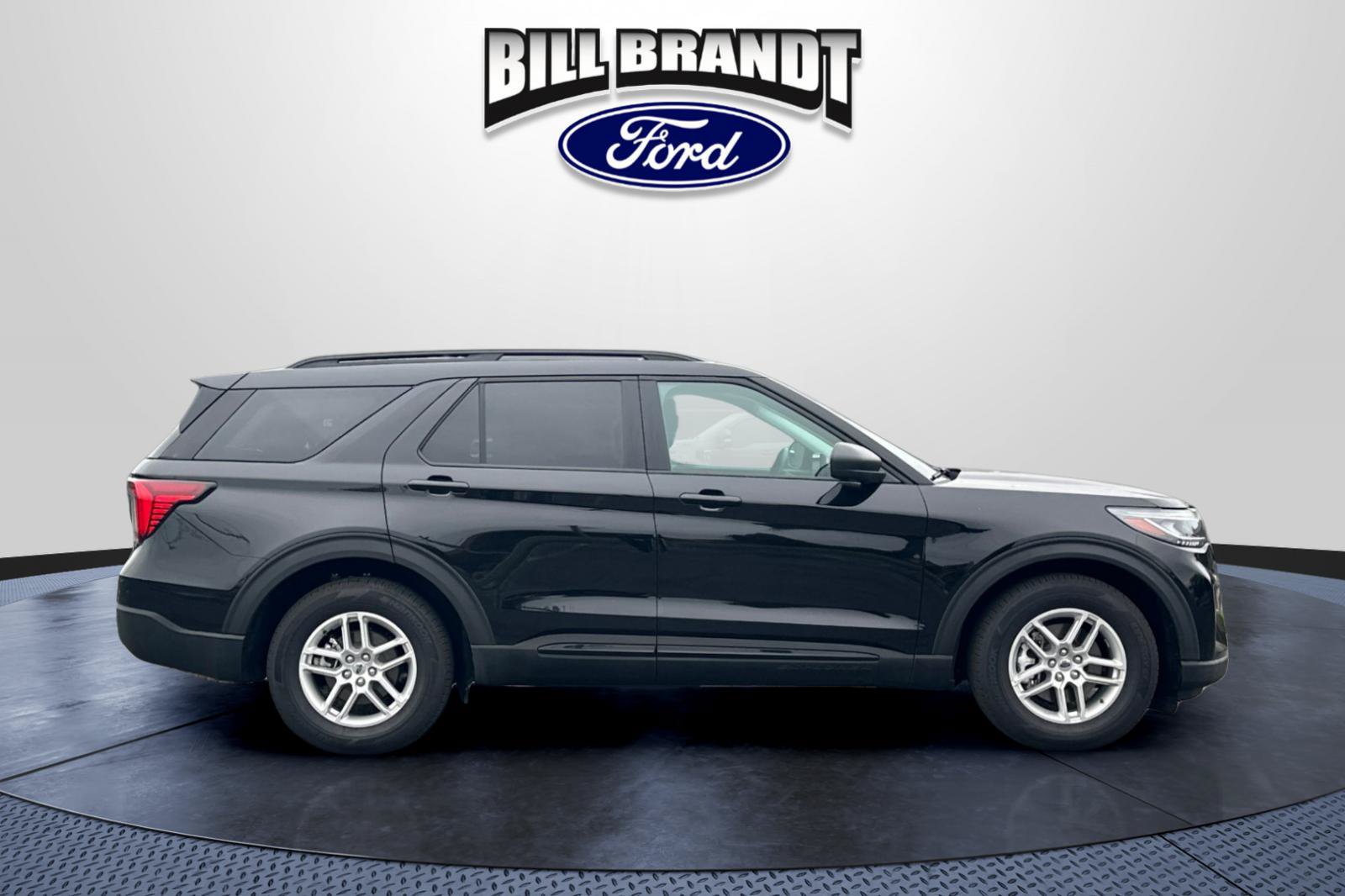 Certified 2026 Ford Explorer Active RWD image 2
