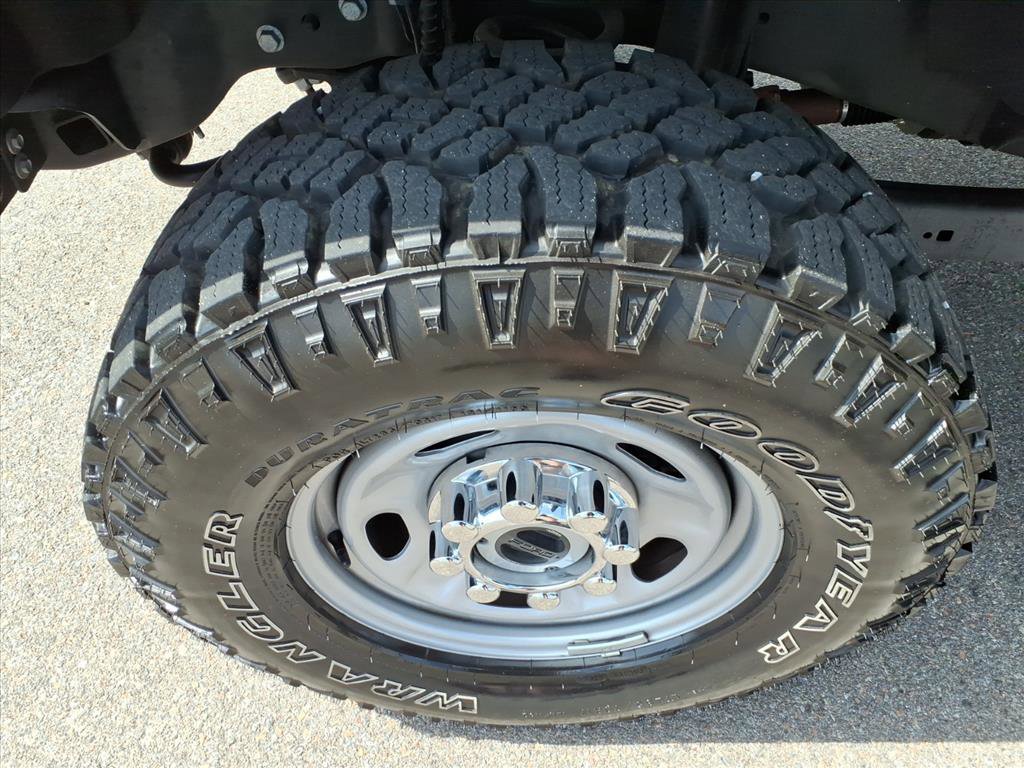 Certified 2024 Ford F250 XL w/ XL Off-Road Package AWD/4WD image 4