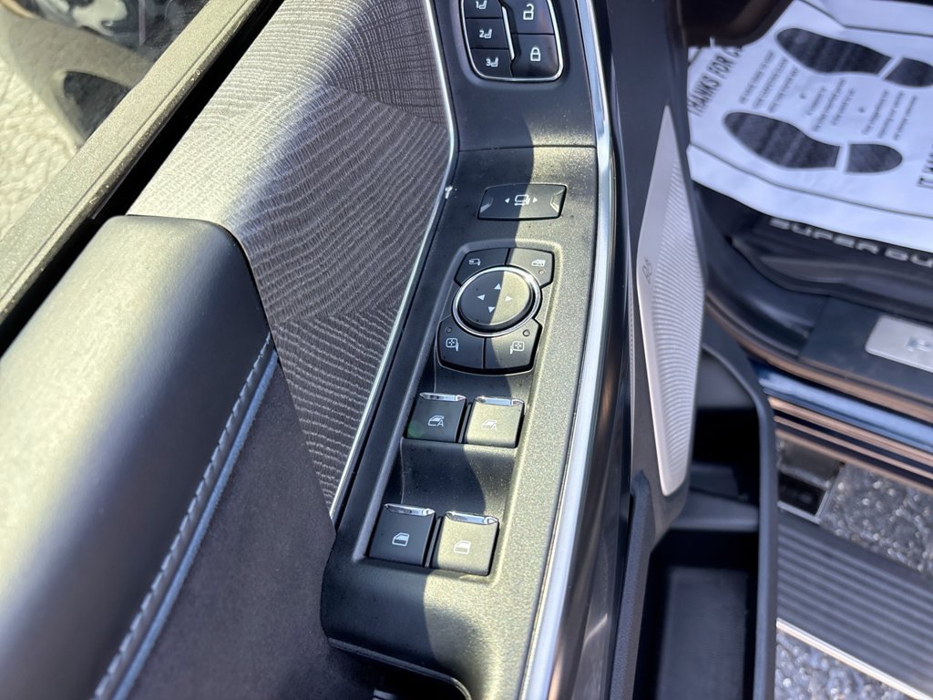 Certified 2025 Ford F250 Platinum AWD/4WD image 28