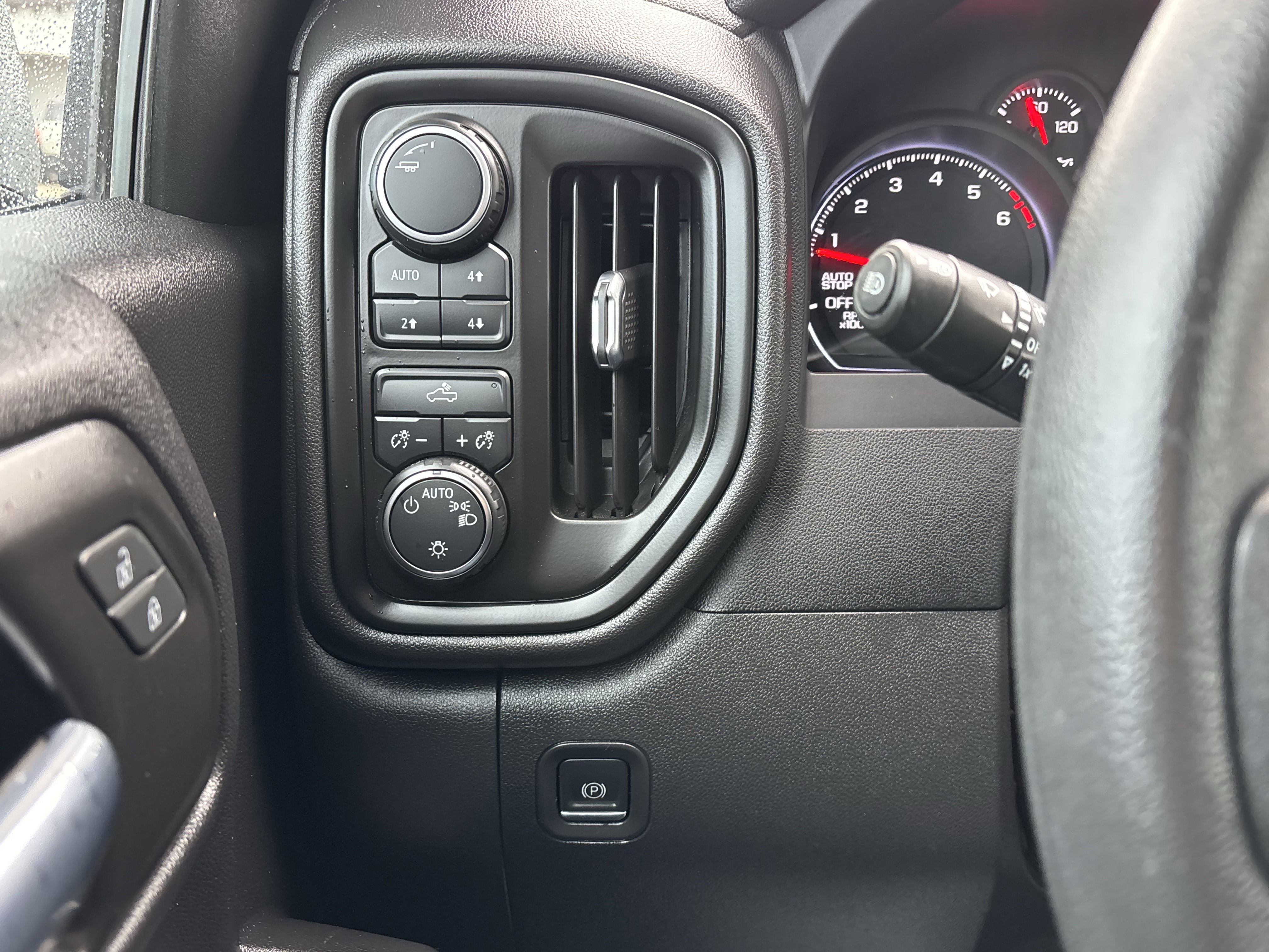 Used 2022 Chevrolet Silverado 1500 Custom Trail Boss w/ LPO, Dark Essentials Package image 37