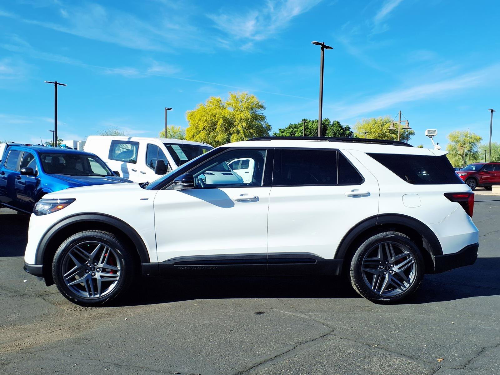 Certified 2025 Ford Explorer ST-Line w/ Premium Package AWD/4WD image 3