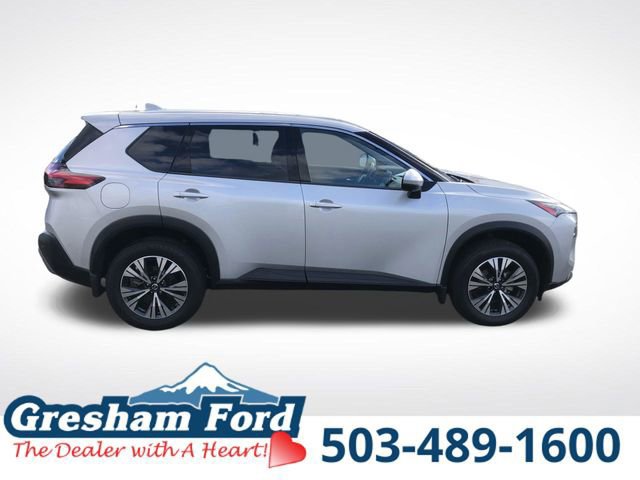 Used 2021 Nissan Rogue SV image 2