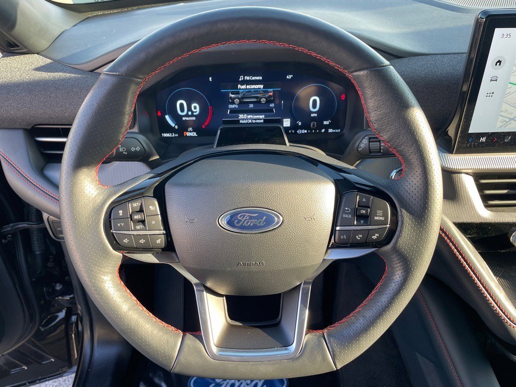Certified 2025 Ford Explorer ST-Line w/ ST-Line Street Pack image 17