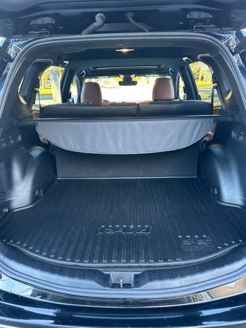 Used 2018 Toyota RAV4 SE w/ Power Extra Value Package AWD/4WD image 19