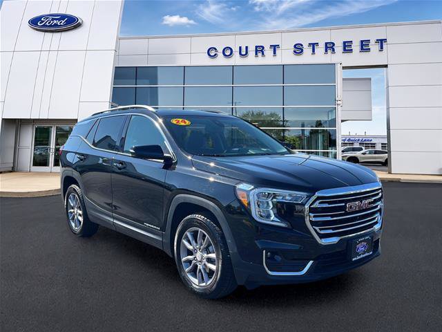 Used 2024 GMC Terrain SLT w/ Tech Package AWD/4WD image 3