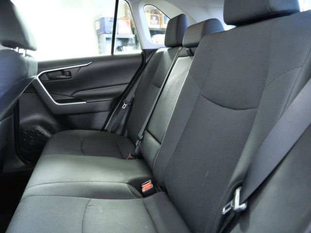 Used 2019 Toyota RAV4 LE AWD/4WD image 15