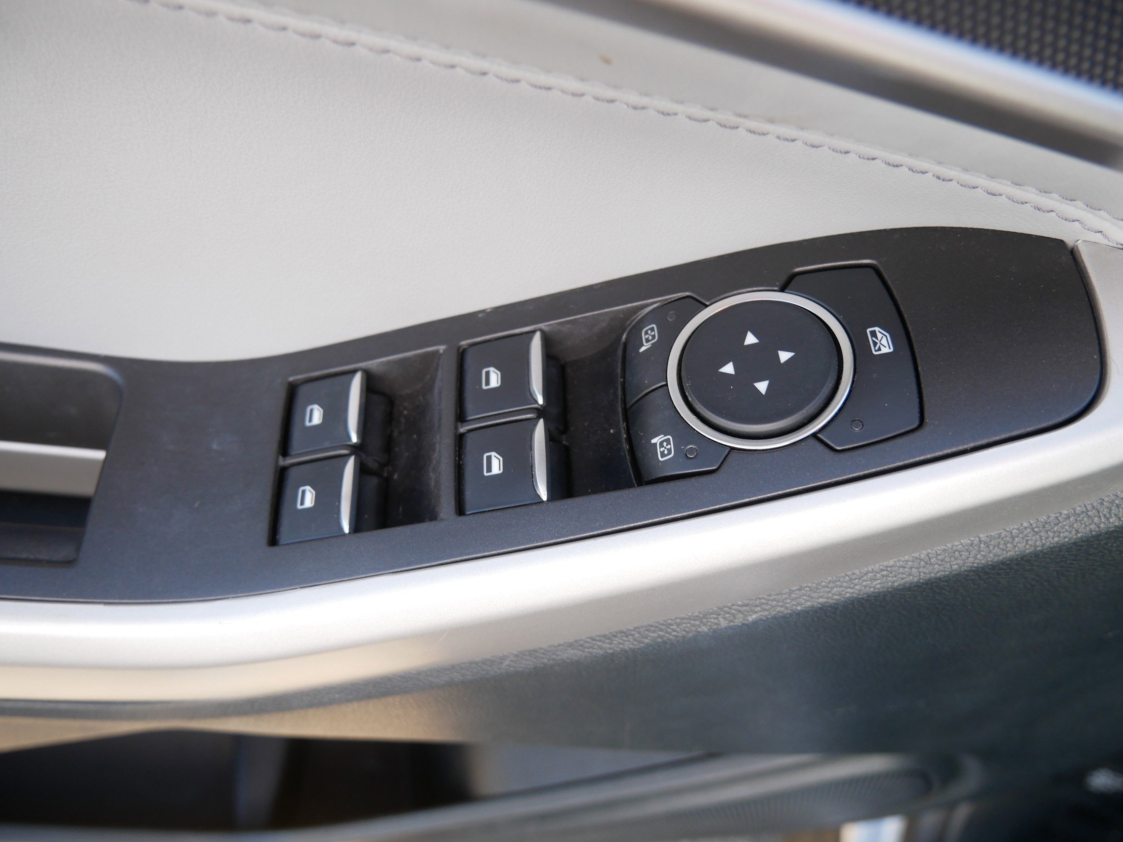 Certified 2024 Ford Explorer XLT w/ Equipment Group 202A image 20