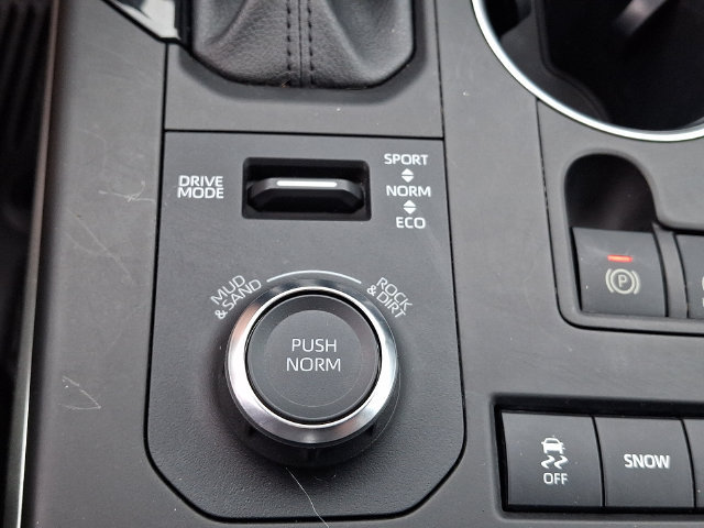 Used 2022 Toyota Highlander XSE AWD/4WD image 27