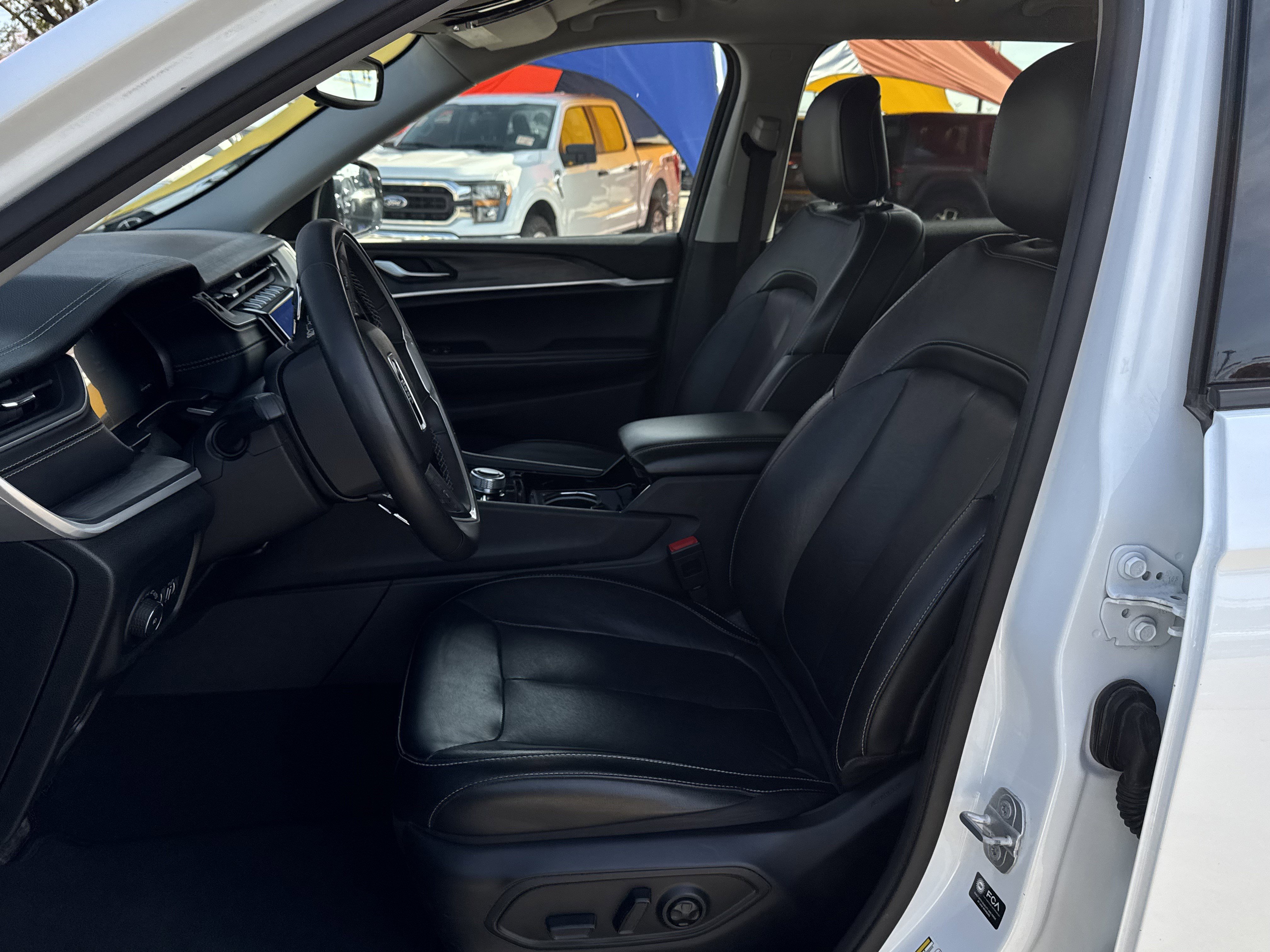 Used 2023 Jeep Grand Cherokee L Limited image 16