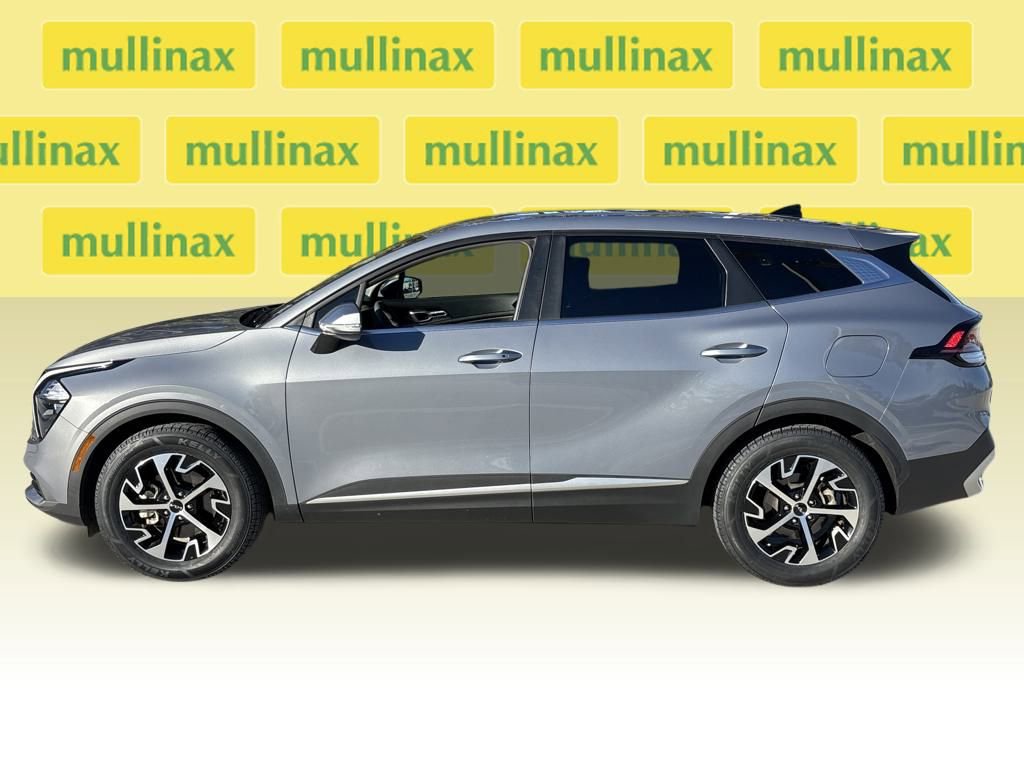 Used 2023 Kia Sportage EX image 11