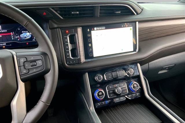 Used 2024 GMC Yukon XL Denali AWD/4WD image 7