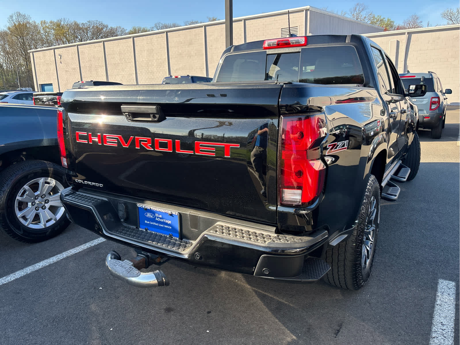 Used 2023 Chevrolet Colorado Z71 w/ Z71 Convenience Package 2 image 4