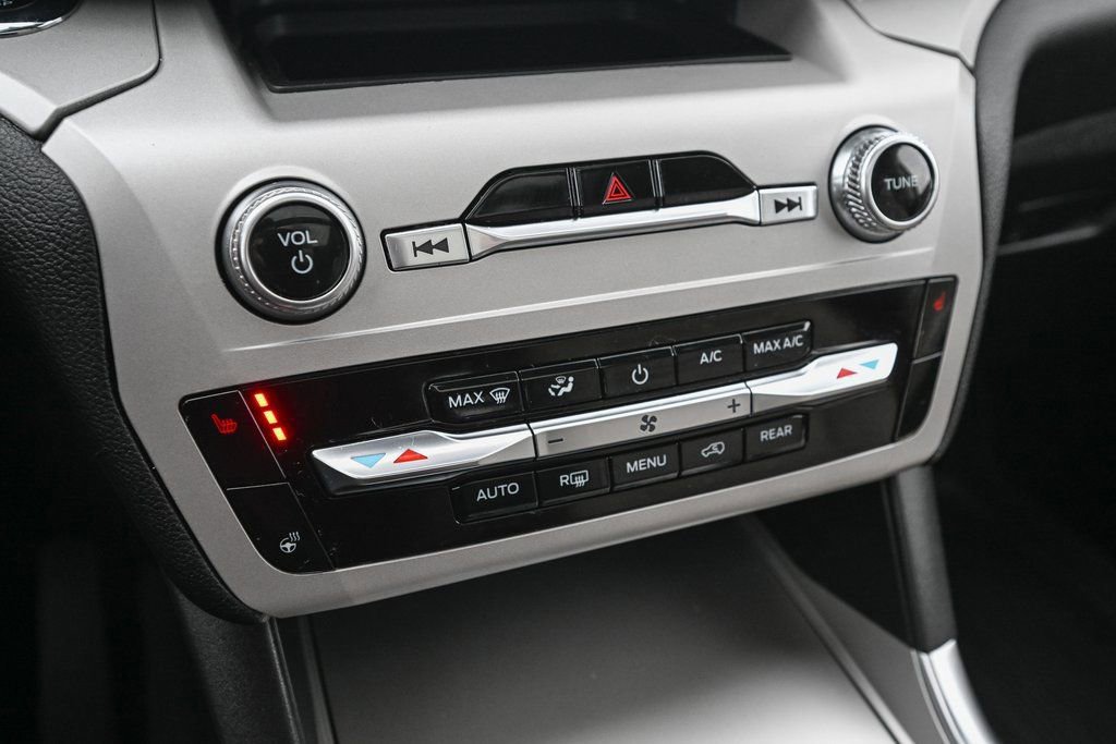 Certified 2023 Ford Explorer XLT w/ Equipment Group 202A image 39